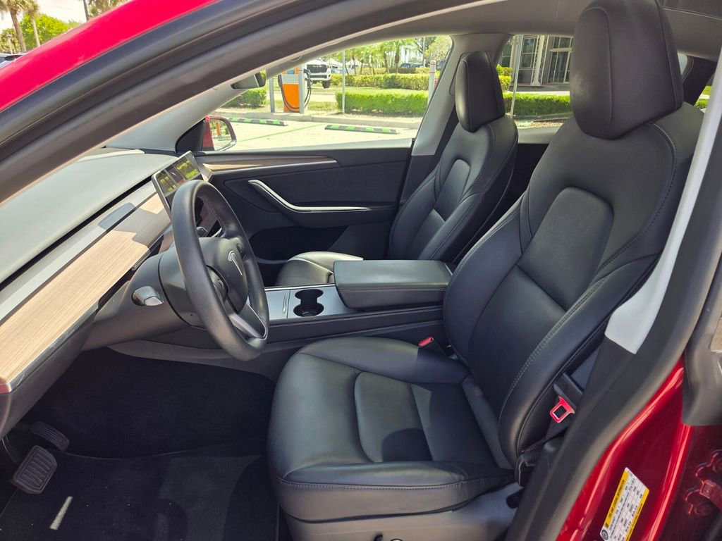 Used 2024 Tesla Model Y Long Range image 11