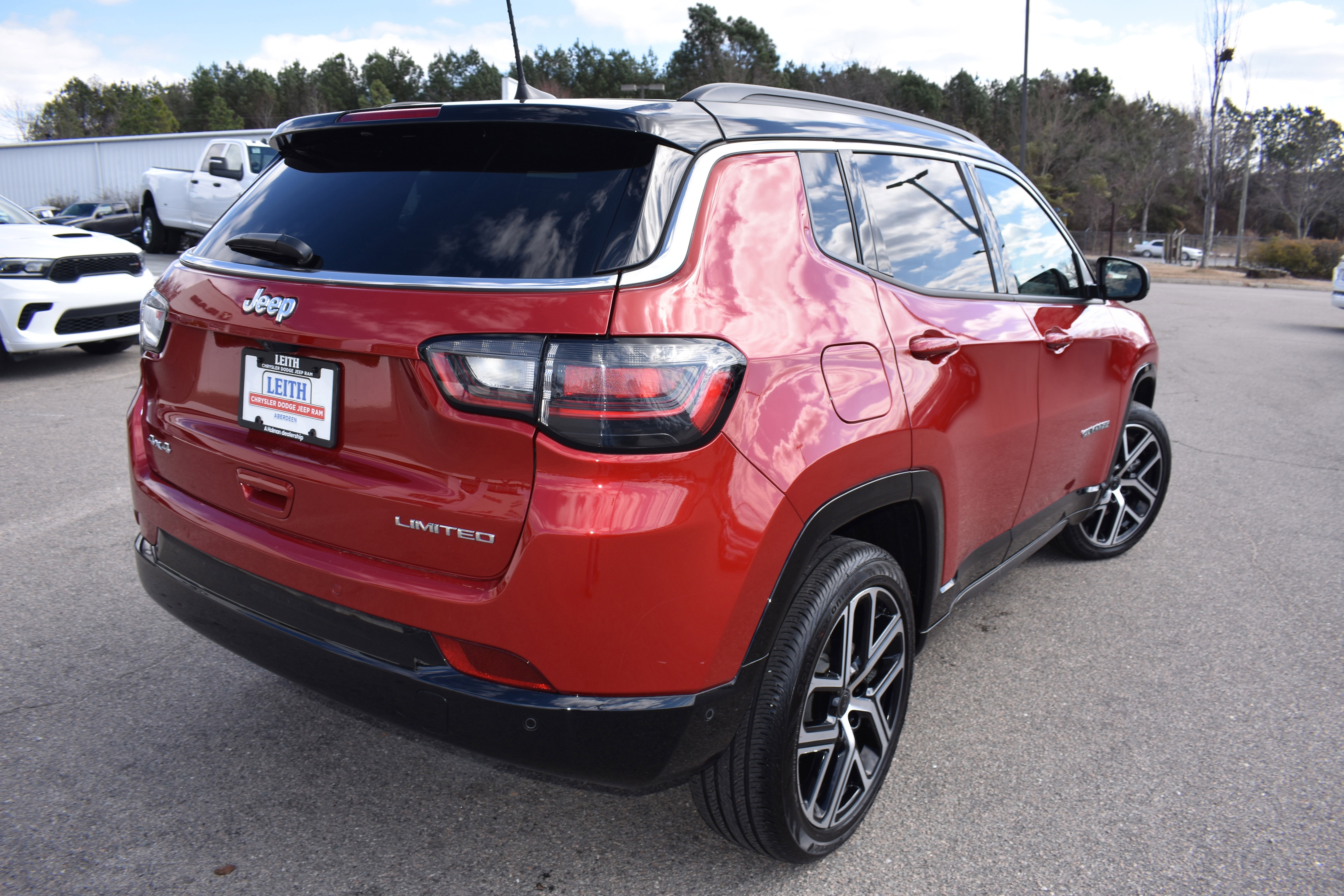 Used 2025 Jeep Compass Limited w/ Elite Group image 9