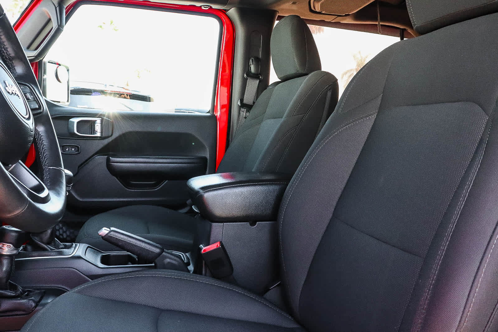 Used 2018 Jeep Wrangler Sport AWD/4WD image 29