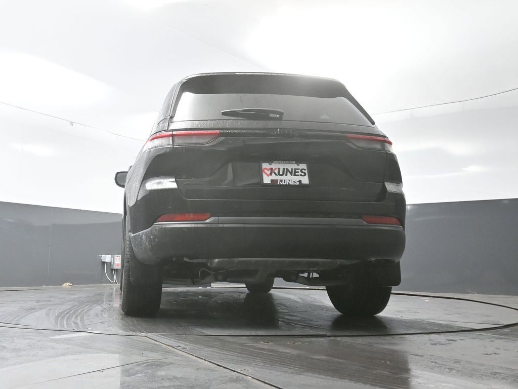 New 2026 Jeep Grand Cherokee Limited w/ Limited Altitude Package image 44