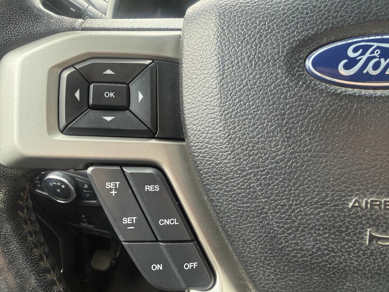 Used 2017 Ford F350 Lariat w/ Lariat Value Package image 34