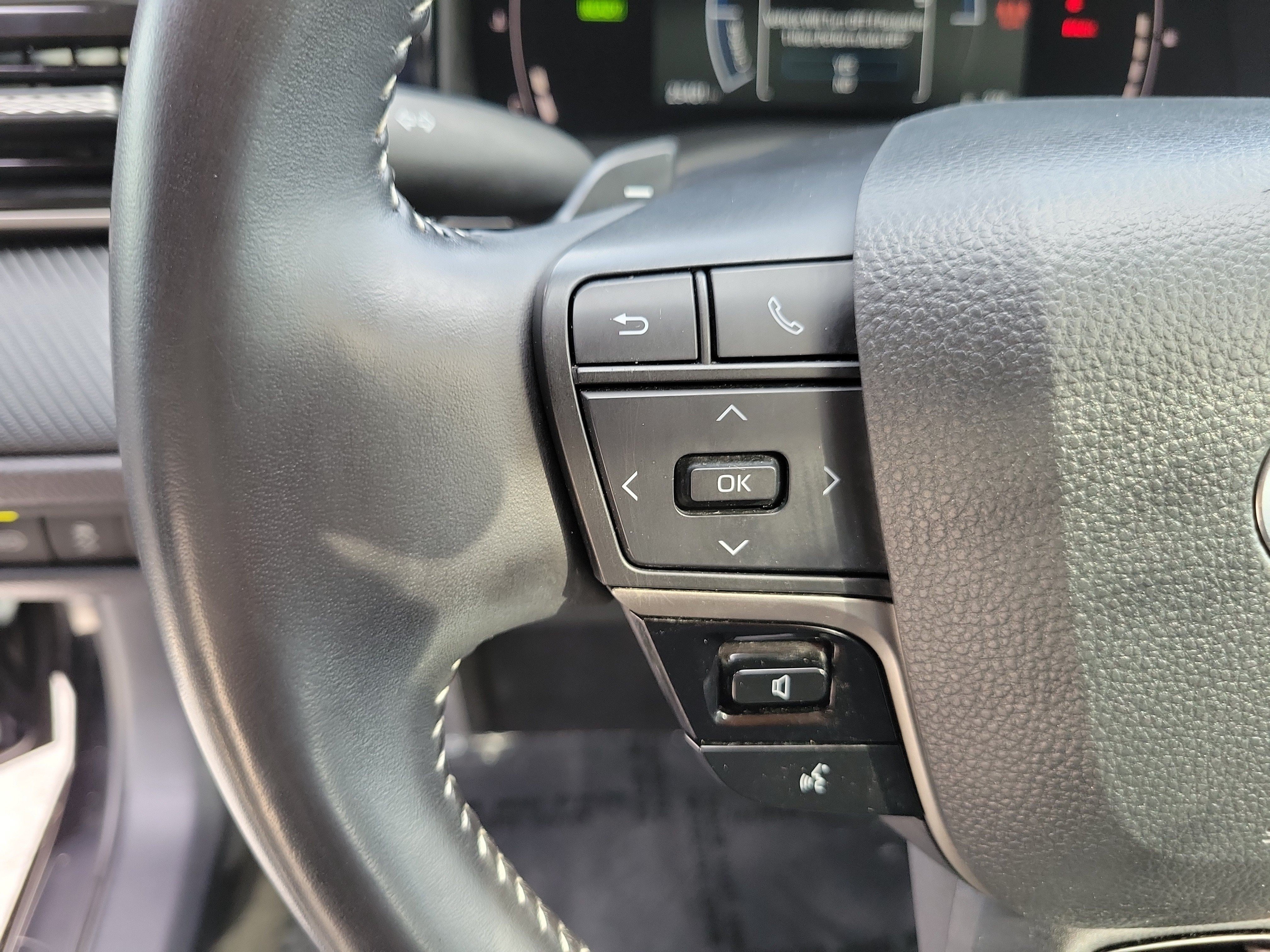 Used 2025 Toyota Camry SE w/ Multimedia Upgrade Package FWD image 27