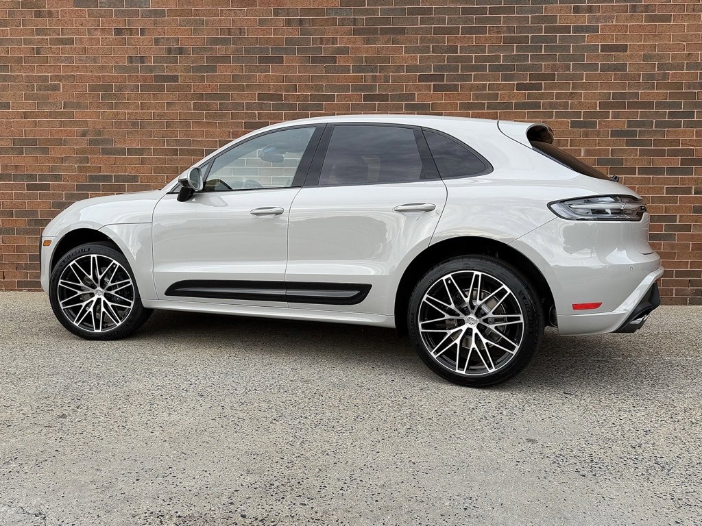 New 2026 Porsche Macan image 3