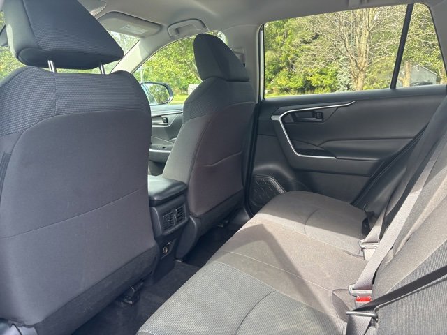 Used 2022 Toyota RAV4 LE image 11