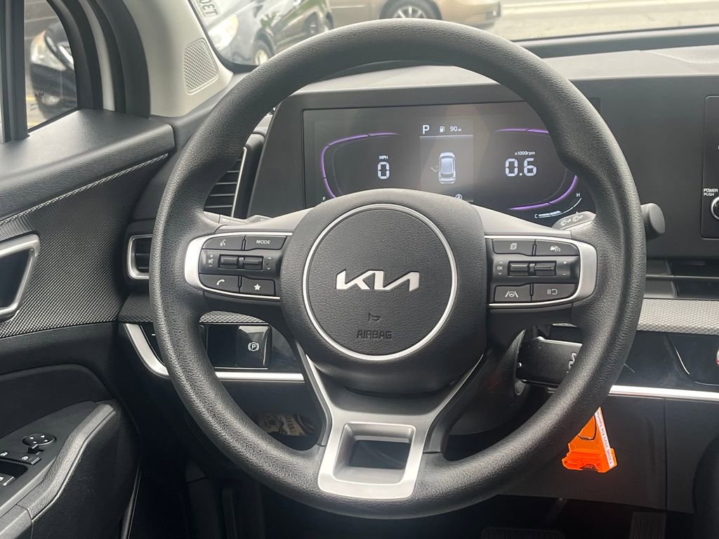 Used 2025 Kia Sportage LX AWD/4WD image 19