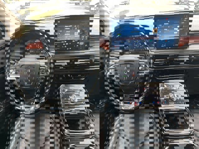 Used 2022 Lincoln Nautilus Reserve image 17