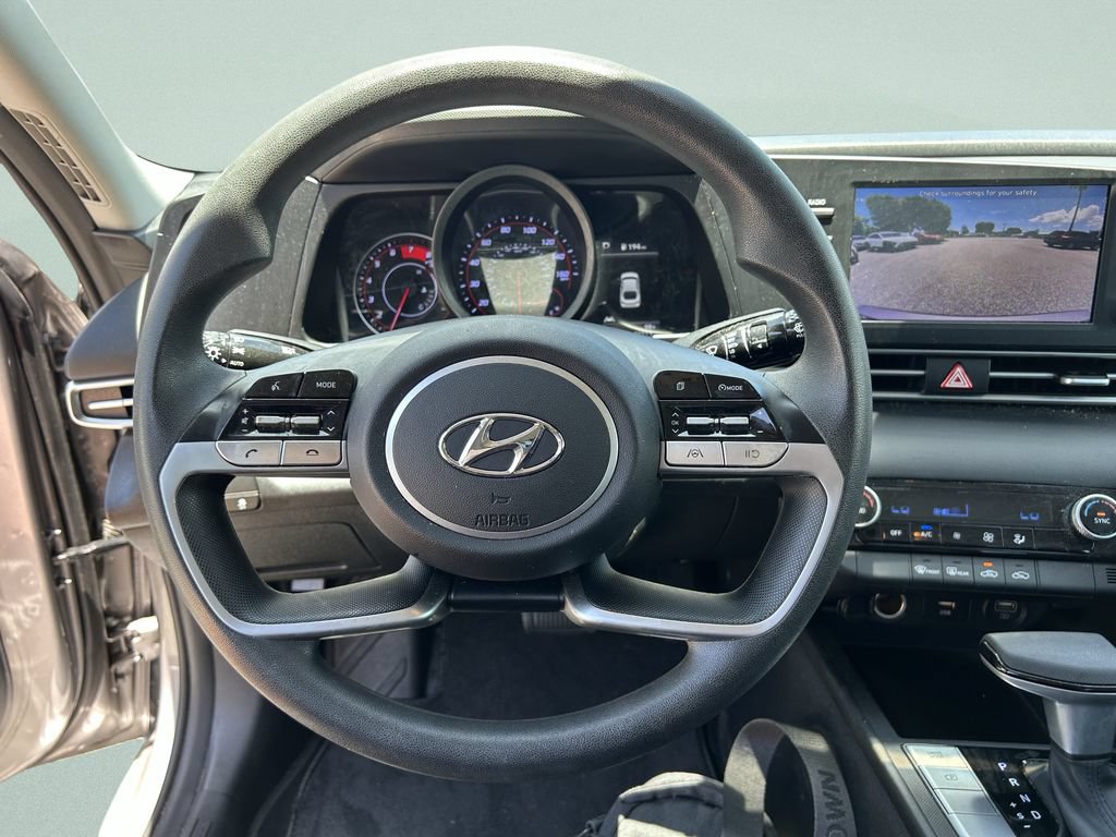 Certified 2023 Hyundai Elantra SEL w/ Preferred Accessory Package FWD image 31