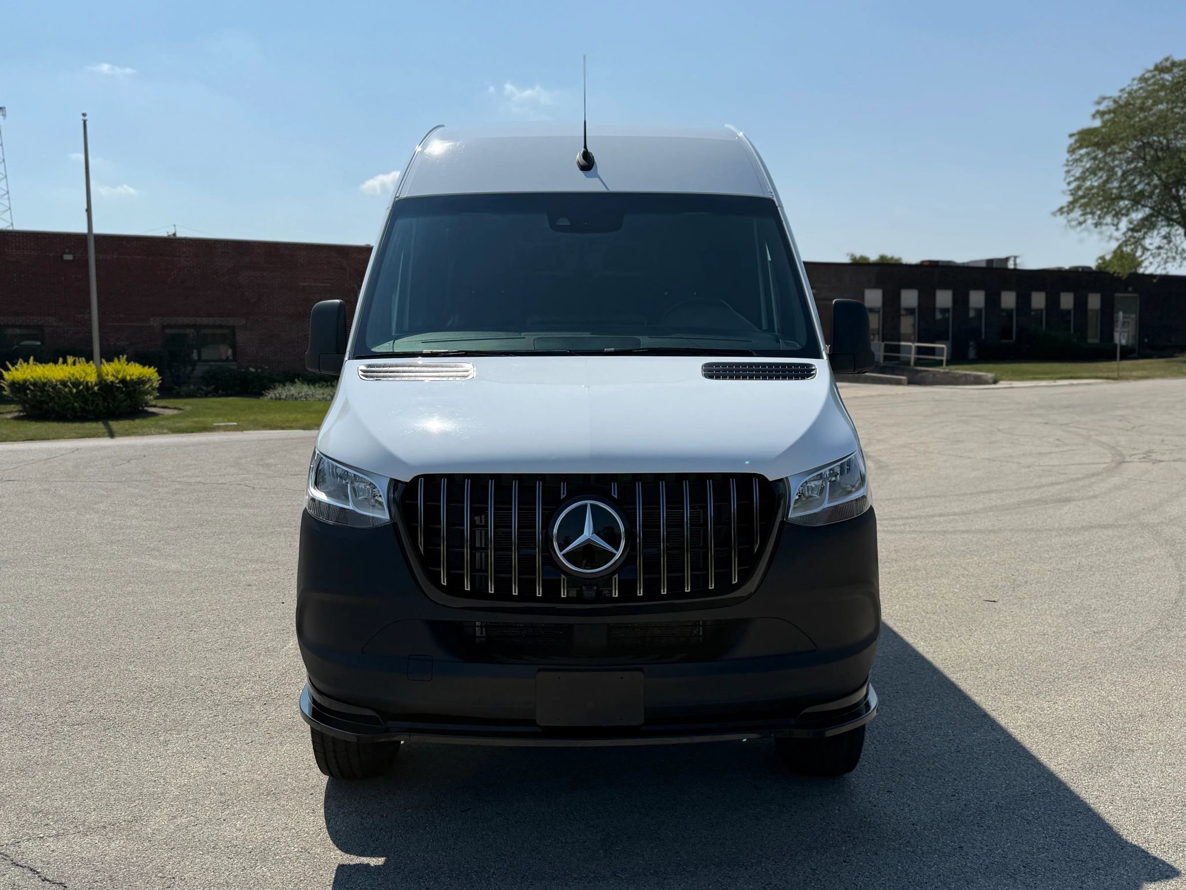 Used 2024 Mercedes-Benz Sprinter 2500 image 7