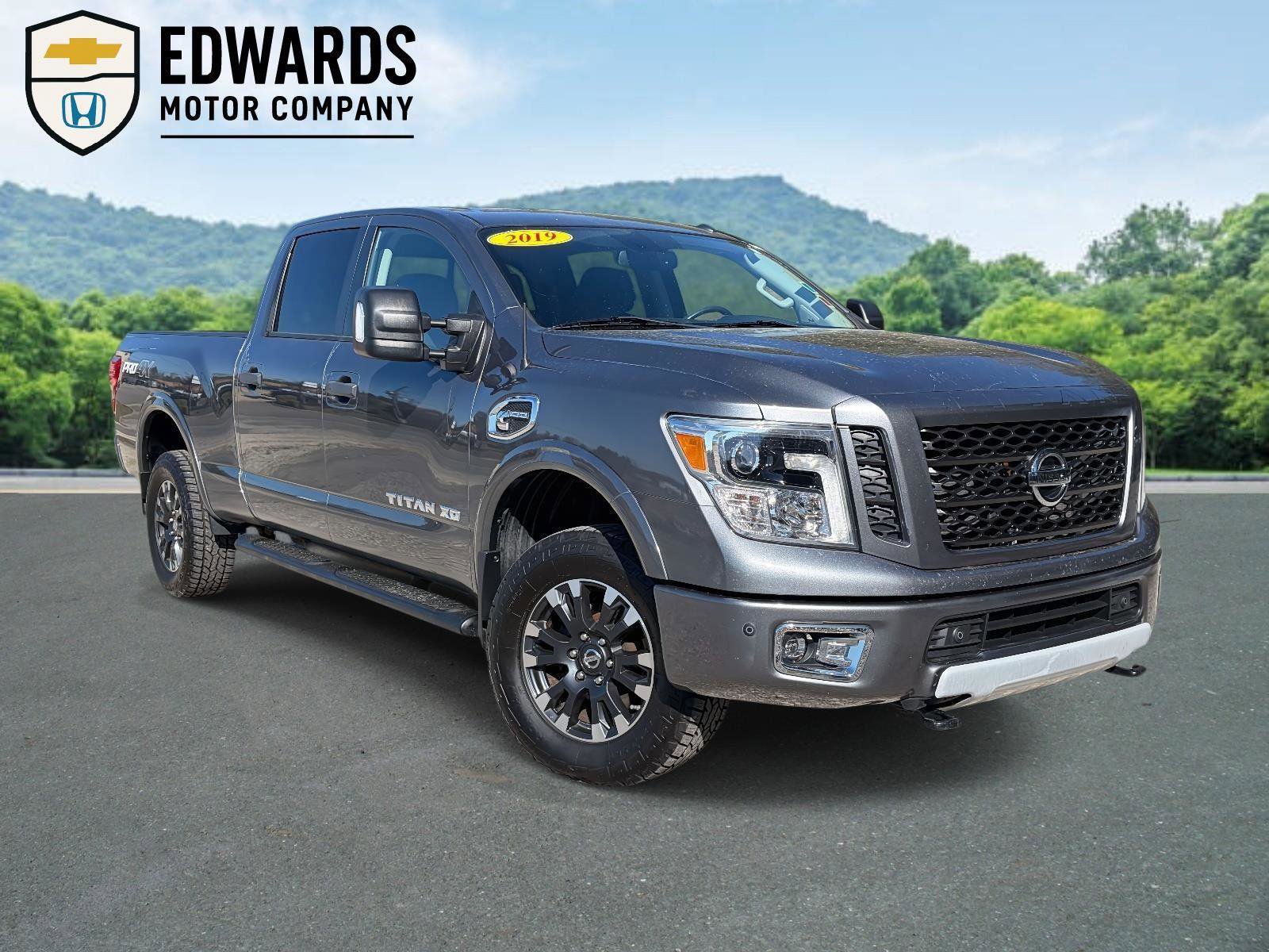 Used 2019 Nissan Titan PRO-4X w/ Pro-4x Convenience Package image 1