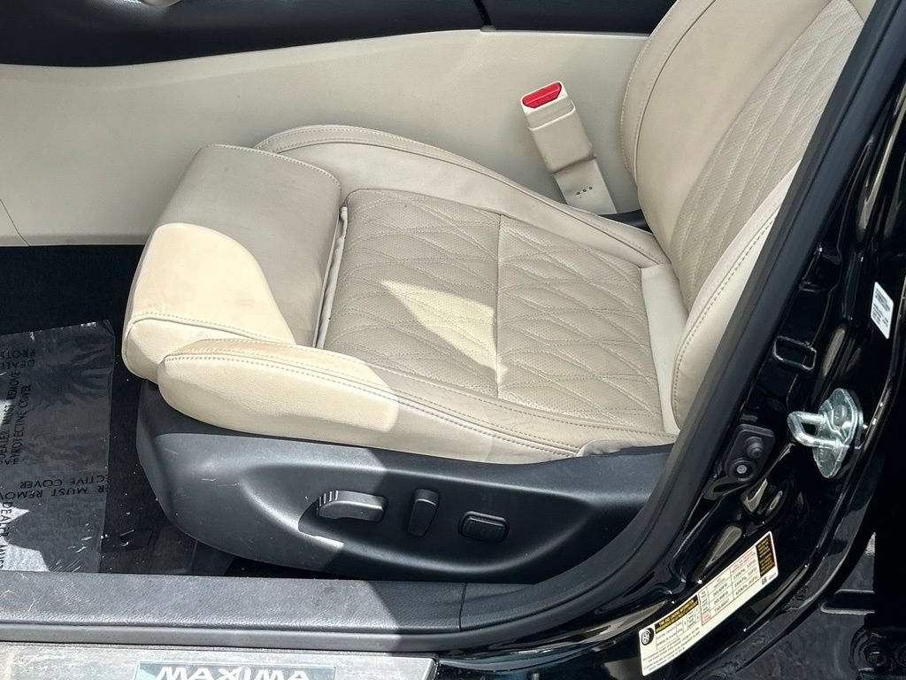 Used 2023 Nissan Maxima Platinum w/ Sport Mat Group FWD image 17