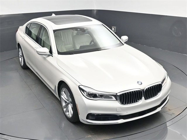 Used 2017 BMW 750i image 42