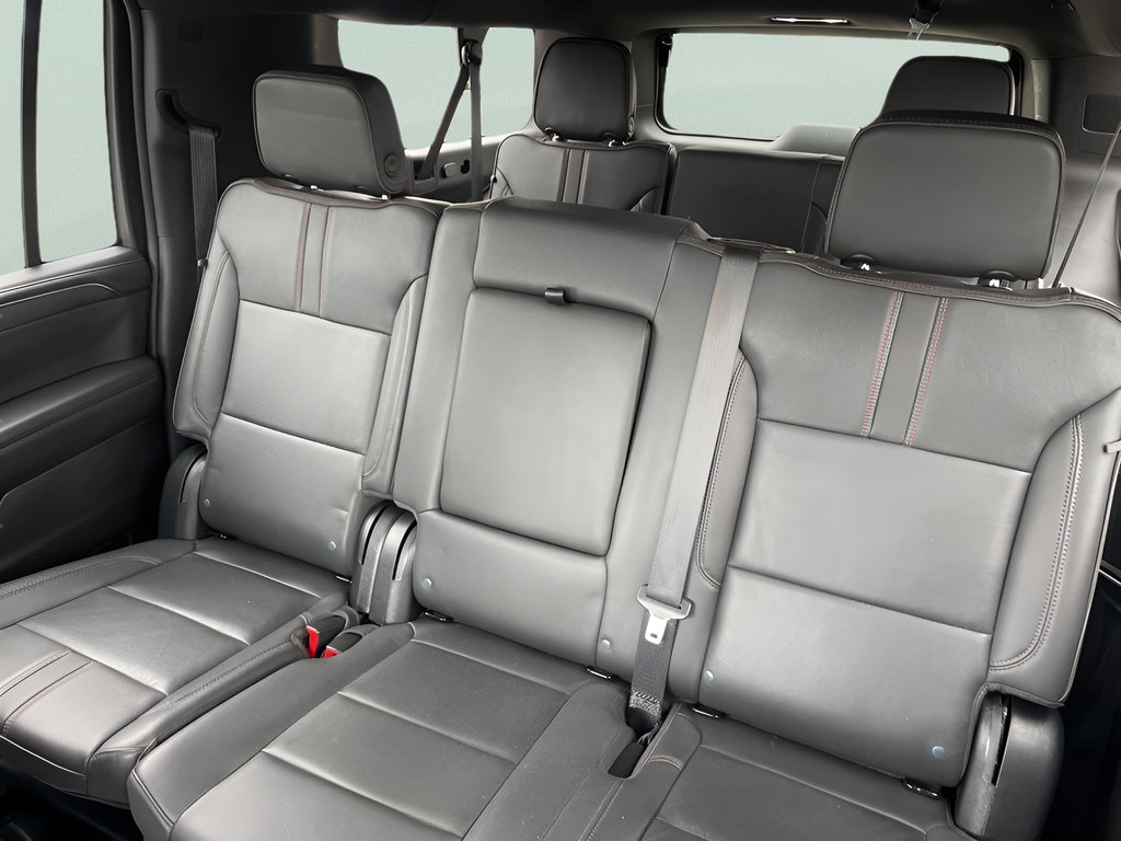 Used 2023 Chevrolet Suburban RST w/ Sport Performance Package AWD/4WD image 17