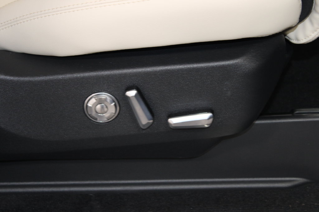 New 2027 Lincoln Navigator L Reserve RWD image 30