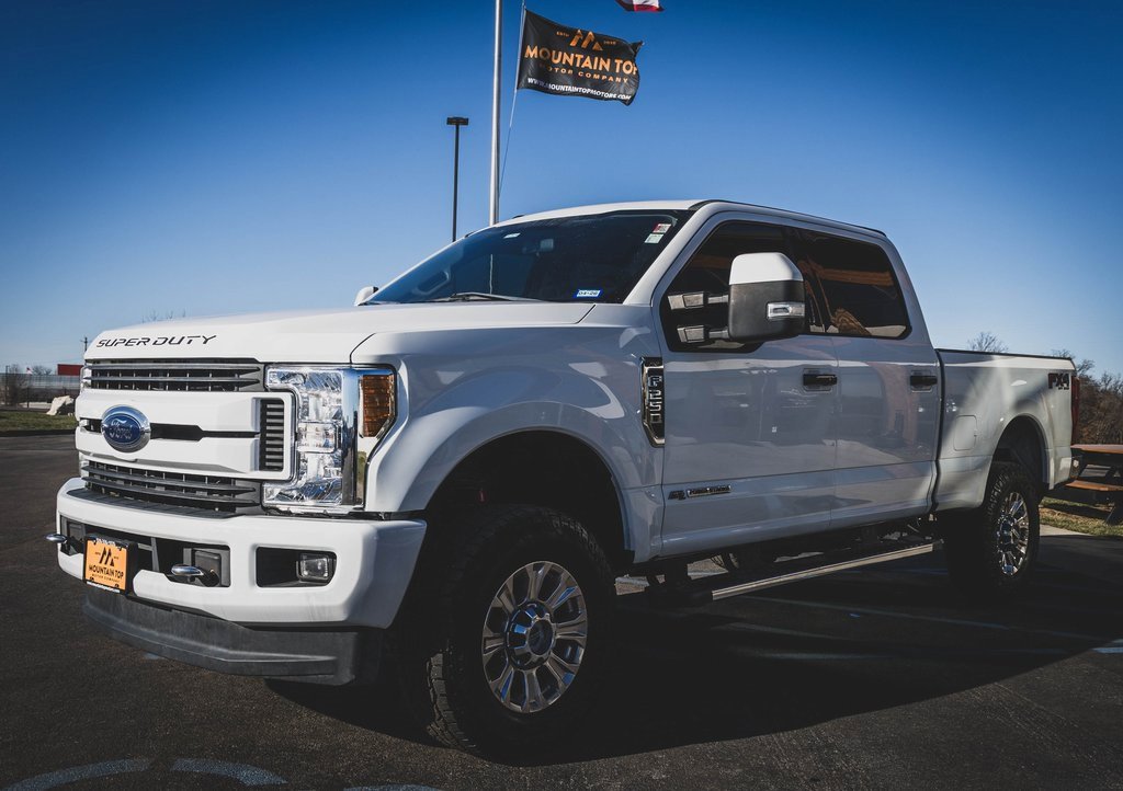 Used 2017 Ford F250 XLT w/ XLT Premium Package image 9