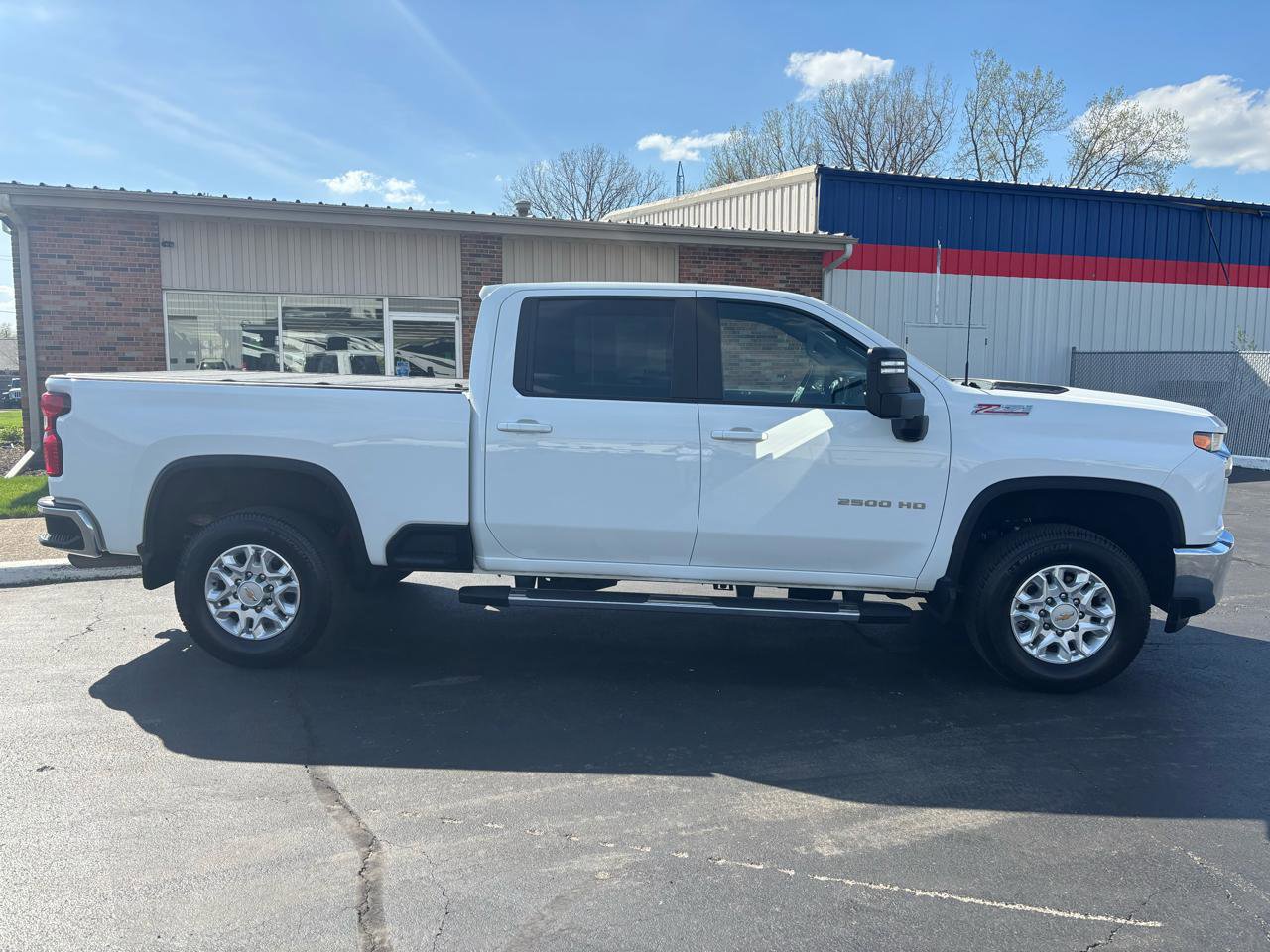 Used 2022 Chevrolet Silverado 2500 LT w/ Convenience Package AWD/4WD image 2