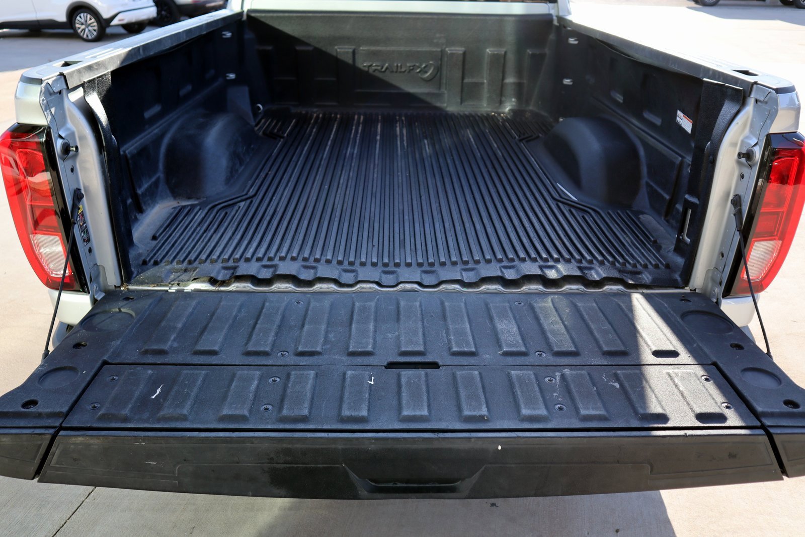 Used 2023 GMC Sierra 2500 SLE image 11