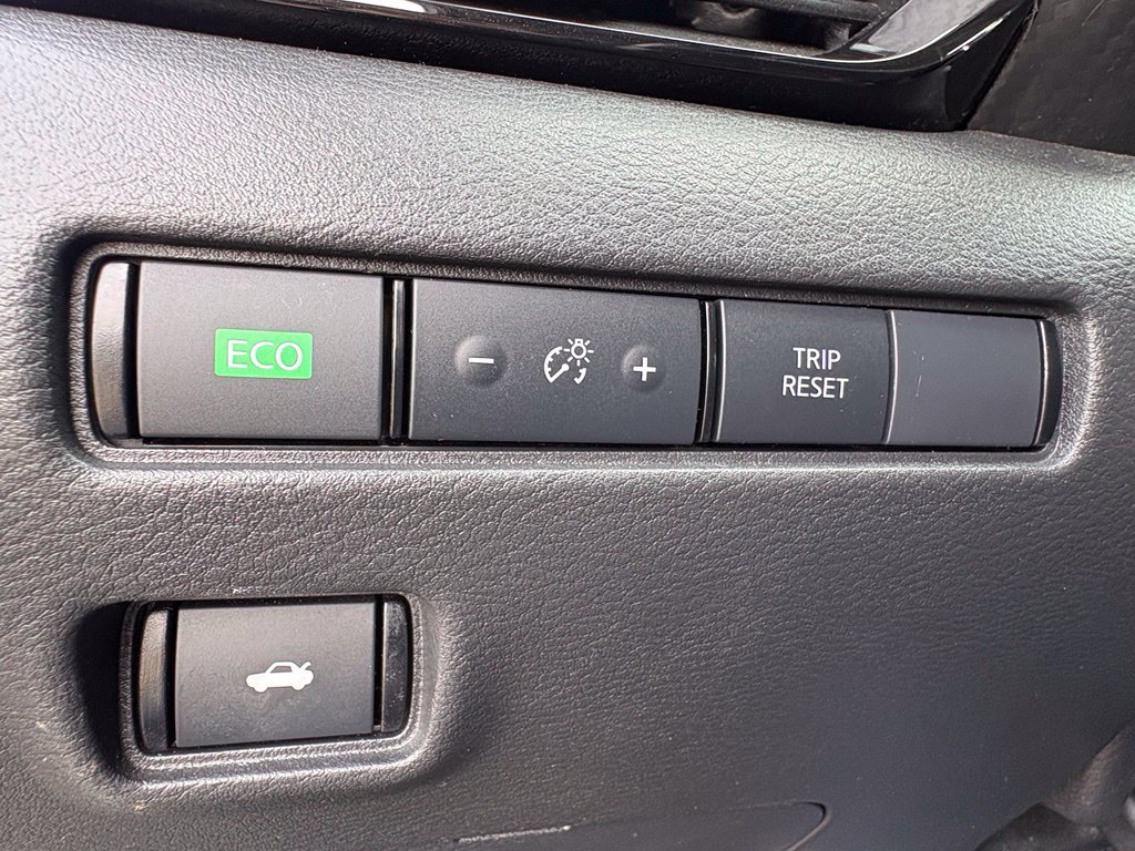 Used 2025 Nissan Sentra SV w/ All-Weather Package FWD image 14