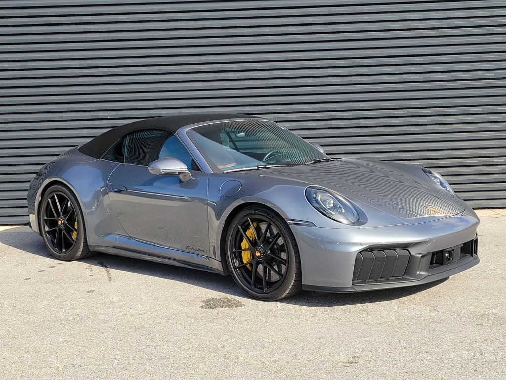 Certified 2026 Porsche 911 Carrera 4 GTS AWD/4WD image 9