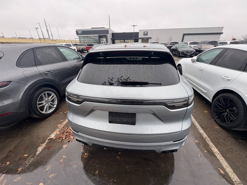 Used 2021 Porsche Cayenne GTS w/ Premium Package Plus image 9