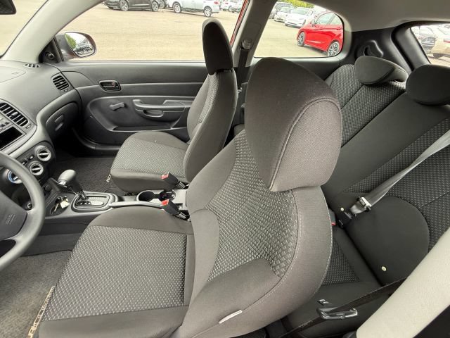 Used 2010 Hyundai Accent GS FWD image 14