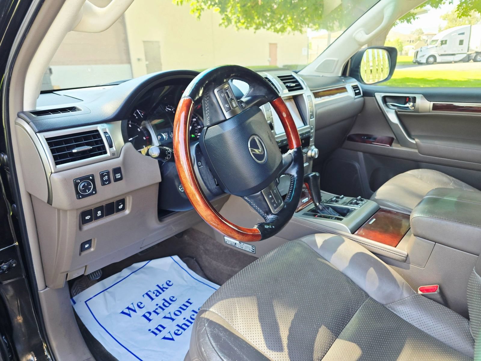 Used 2011 Lexus GX 460 Premium AWD/4WD image 15