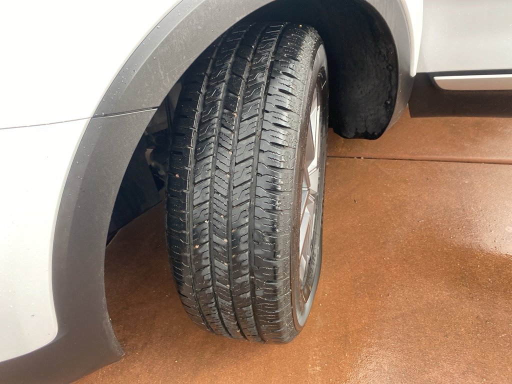 Used 2023 Kia Telluride LX image 43