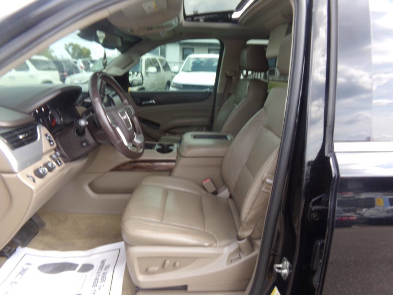 Used 2015 GMC Yukon XL SLT w/ Open Road Package image 11