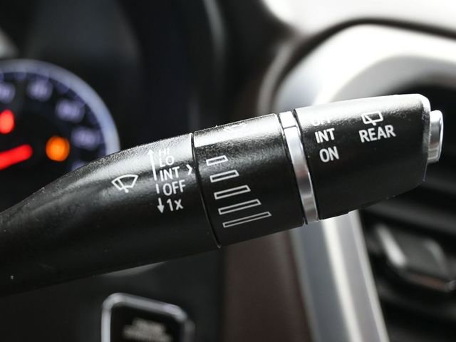 Used 2021 GMC Acadia SLE w/ Driver Convenience Package FWD image 28