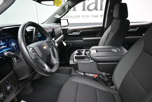 Used 2024 Chevrolet Silverado 1500 LT AWD/4WD image 16