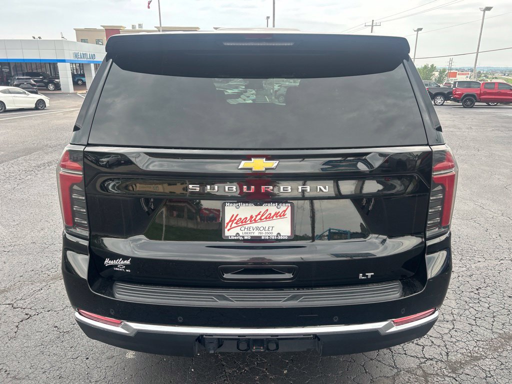 Used 2025 Chevrolet Suburban LT AWD/4WD image 6