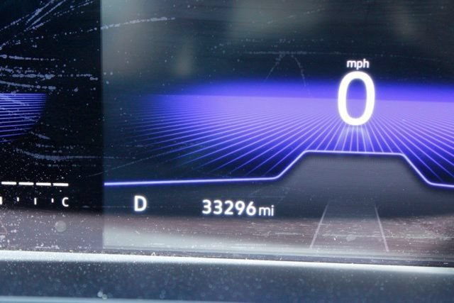 Used 2023 Volkswagen Tiguan SE w/ Panoramic Sunroof Package AWD/4WD image 29