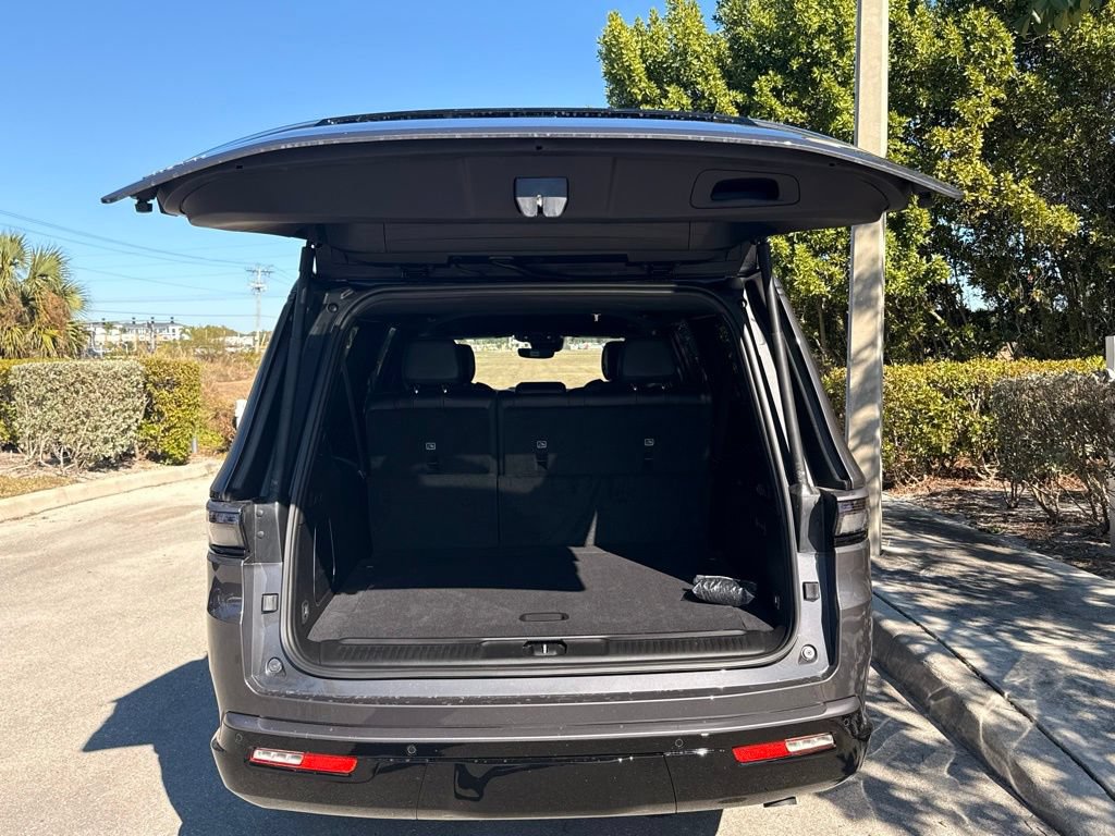 New 2026 Jeep Grand Wagoneer L Limited AWD/4WD image 39