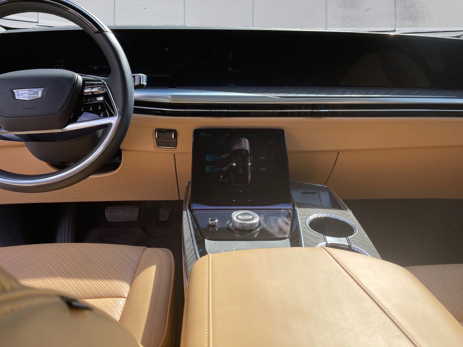 Used 2025 Cadillac Escalade IQ Luxury 2 w/ LPO, Etrunk Organizer Package AWD/4WD image 11