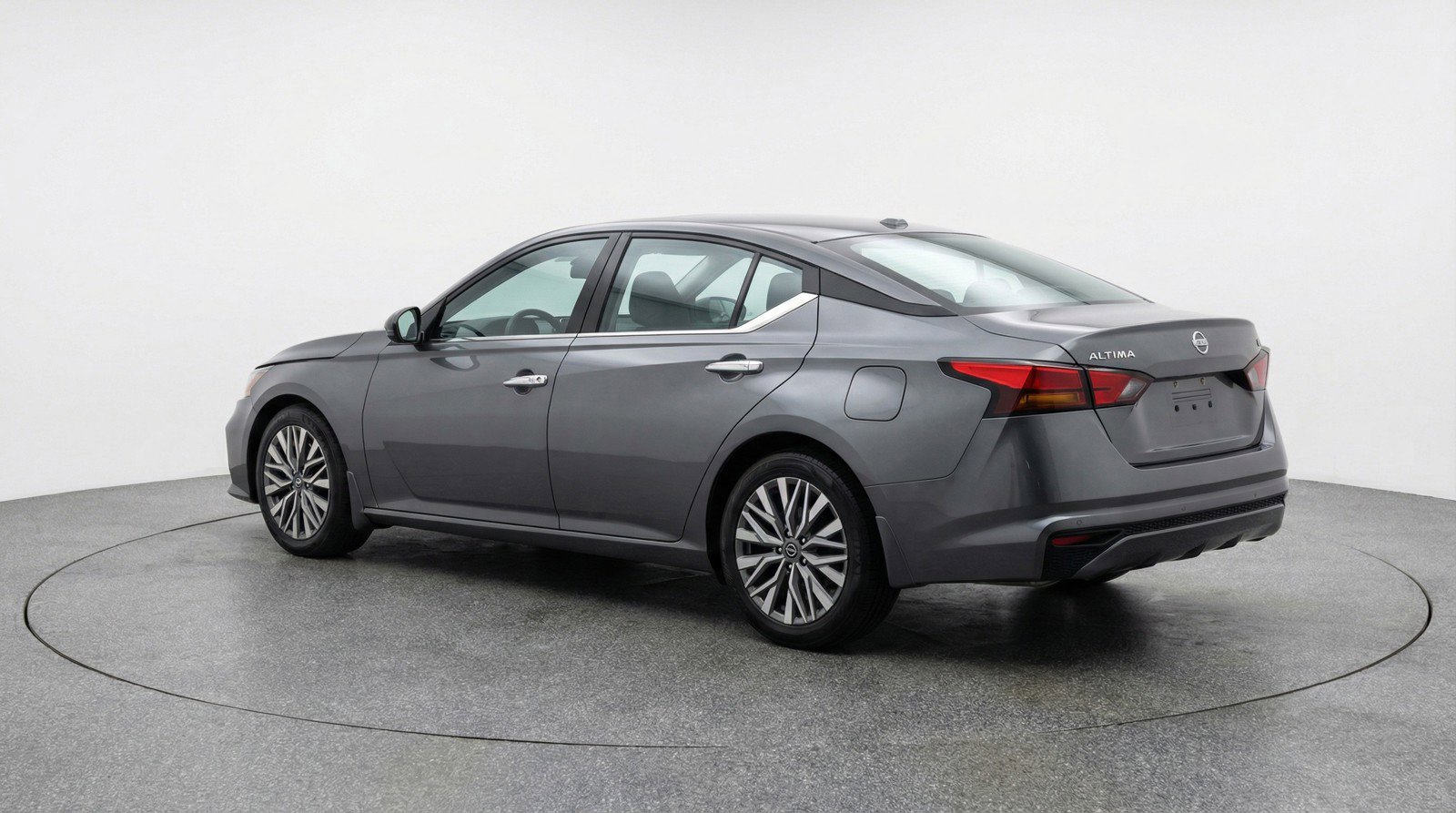 Used 2025 Nissan Altima 2.5 SV FWD image 6