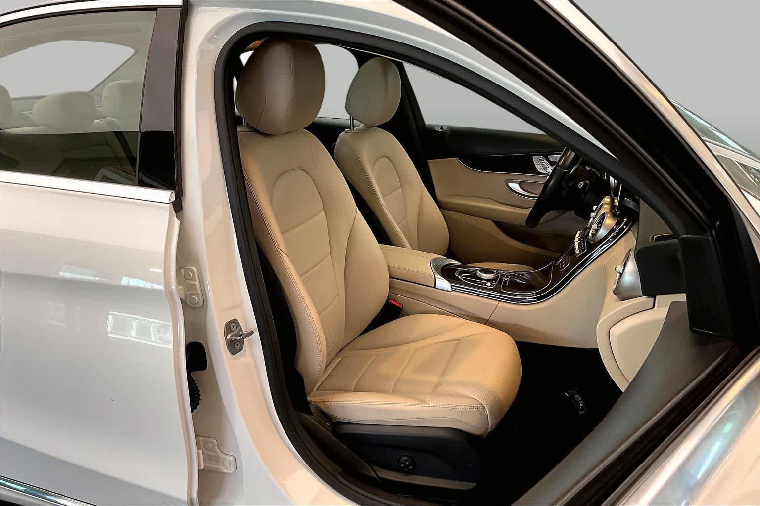 Used 2019 Mercedes-Benz C 300 Sedan image 9