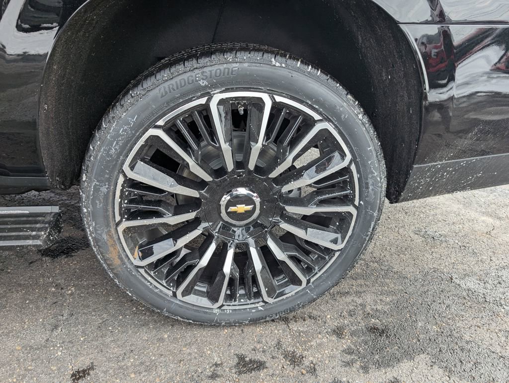 New 2026 Chevrolet Suburban High Country image 24