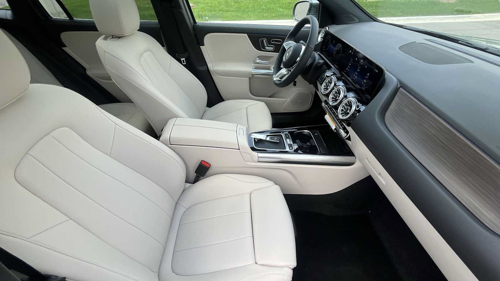New 2026 Mercedes-Benz GLA 250 4MATIC image 11