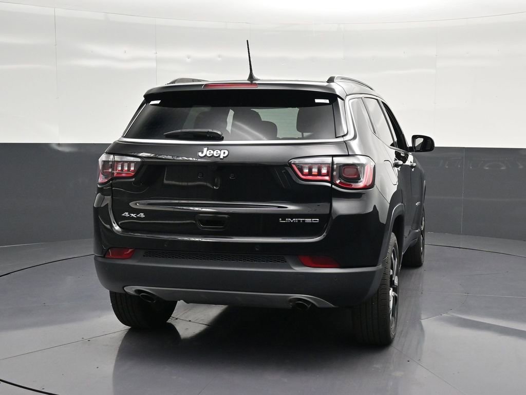 Used 2023 Jeep Compass Limited AWD/4WD image 2