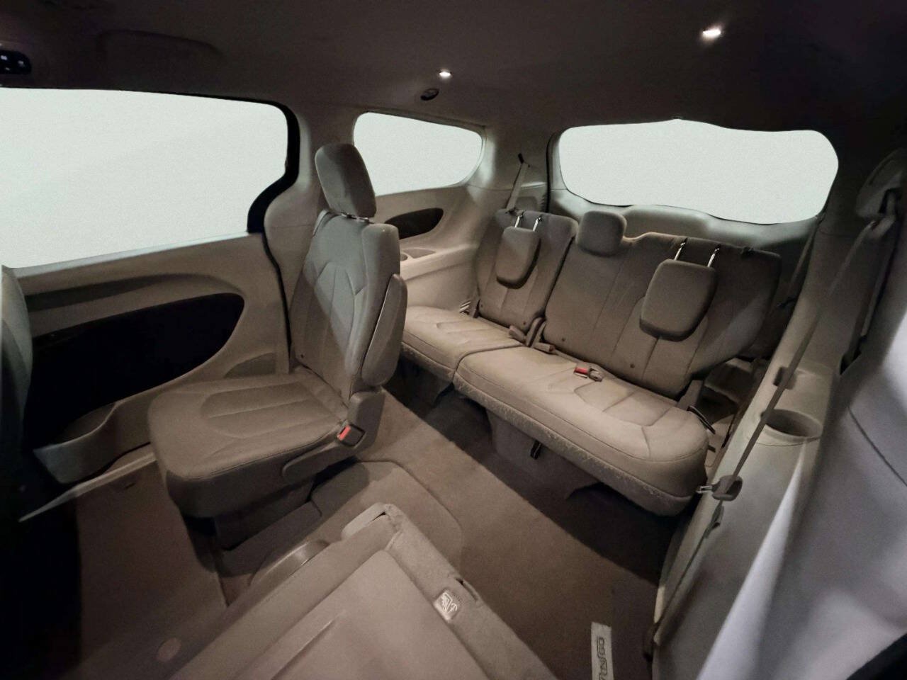 Used 2017 Chrysler Pacifica Touring FWD image 21