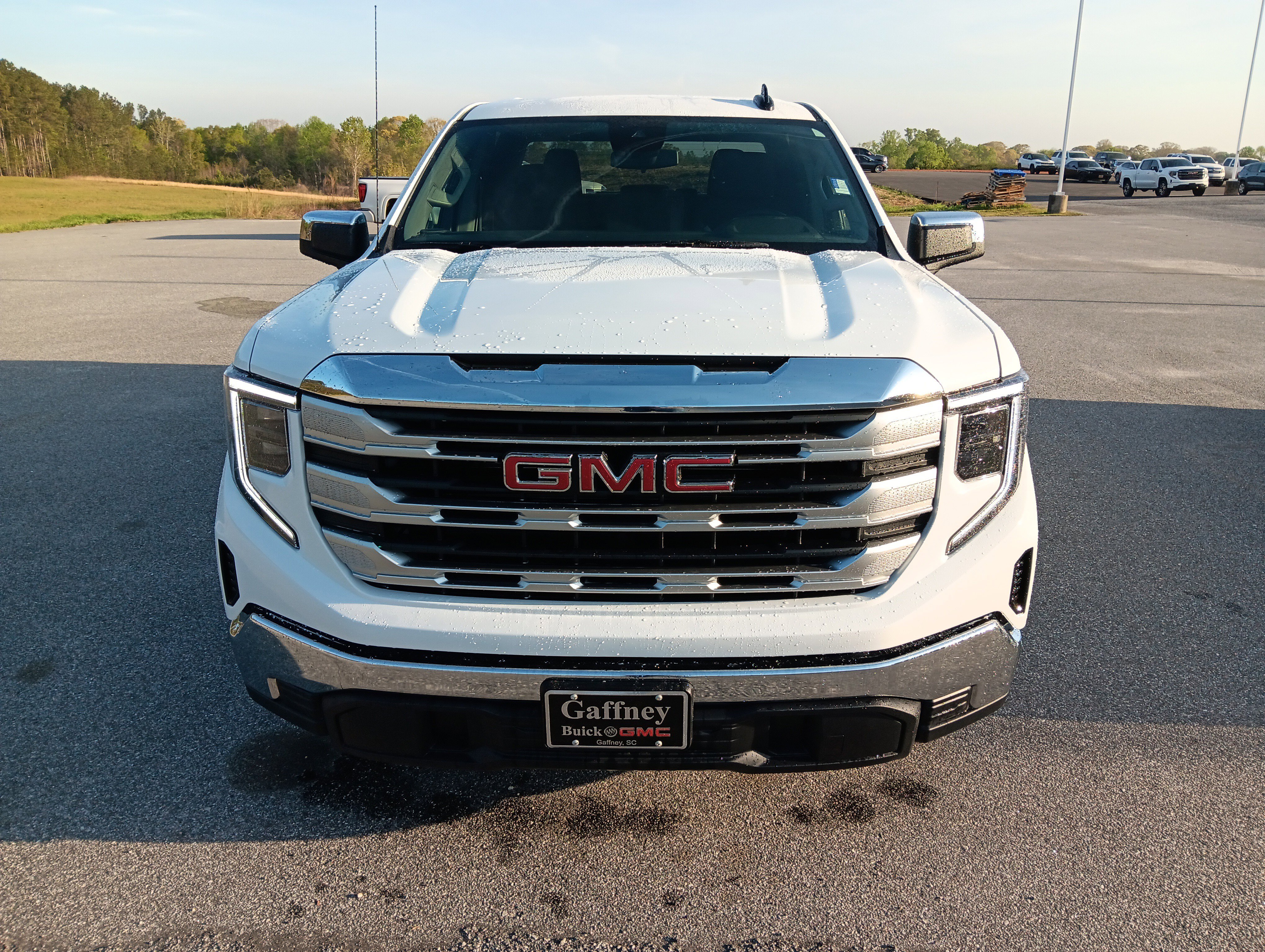New 2026 GMC Sierra 1500 SLE image 6