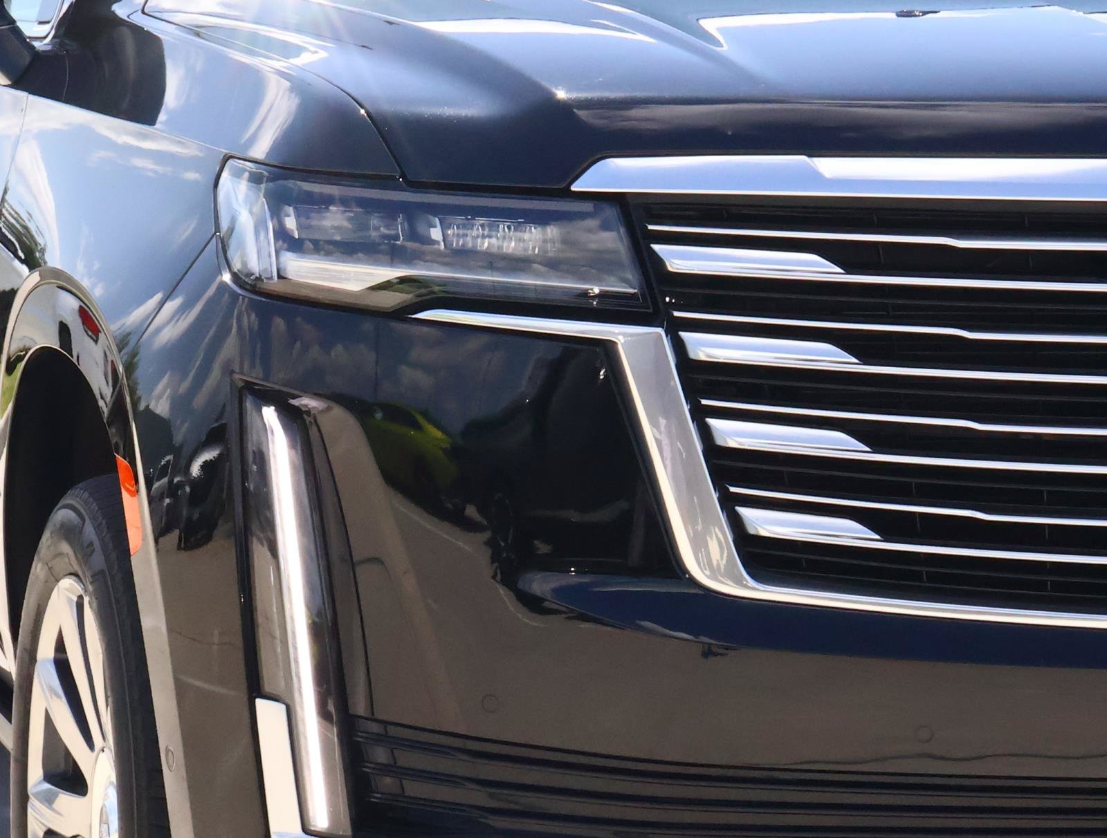 Certified 2024 Cadillac Escalade ESV Premium Luxury Platinum AWD/4WD image 8