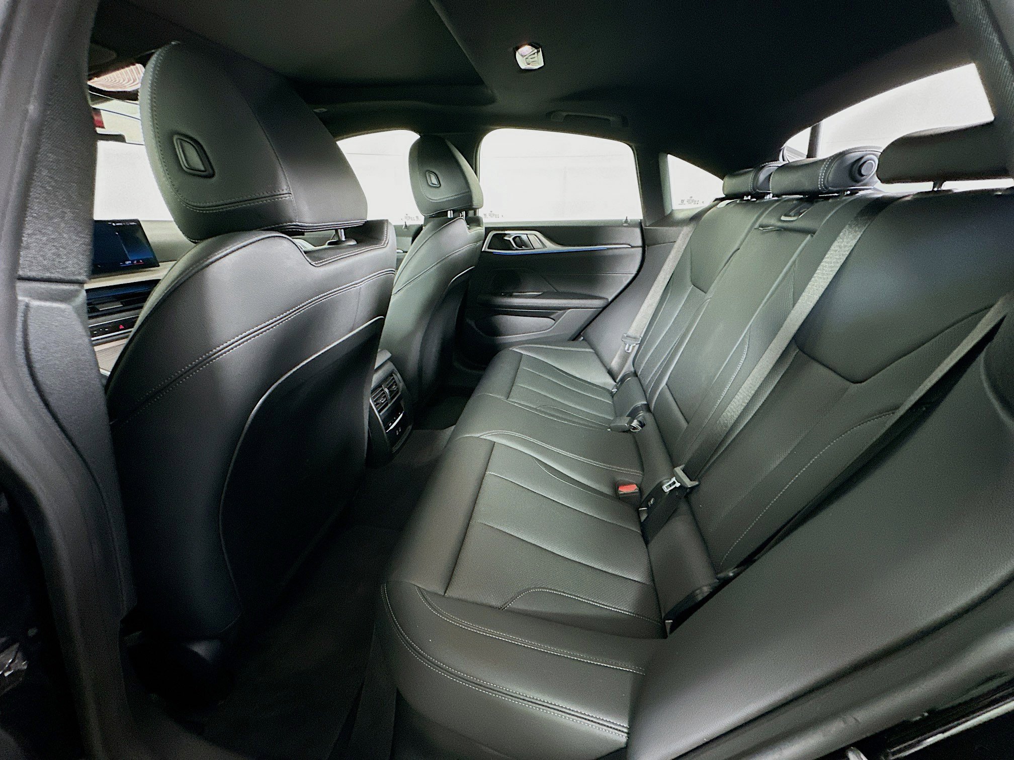 Used 2025 BMW i4 eDrive40 image 29