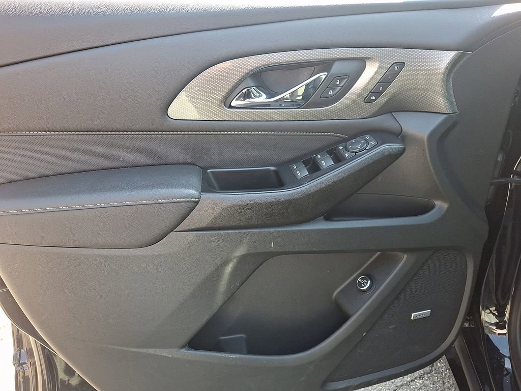 Certified 2023 Chevrolet Traverse Premier w/ Redline Edition image 12