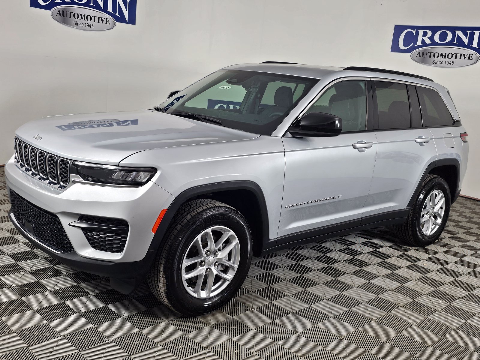 New 2026 Jeep Grand Cherokee Laredo X AWD/4WD image 34