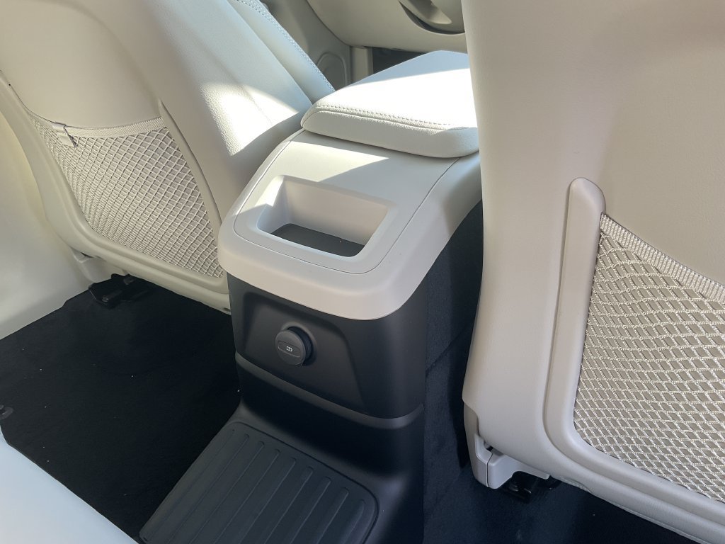 New 2027 Volvo XC60 T8 Ultra AWD/4WD image 19