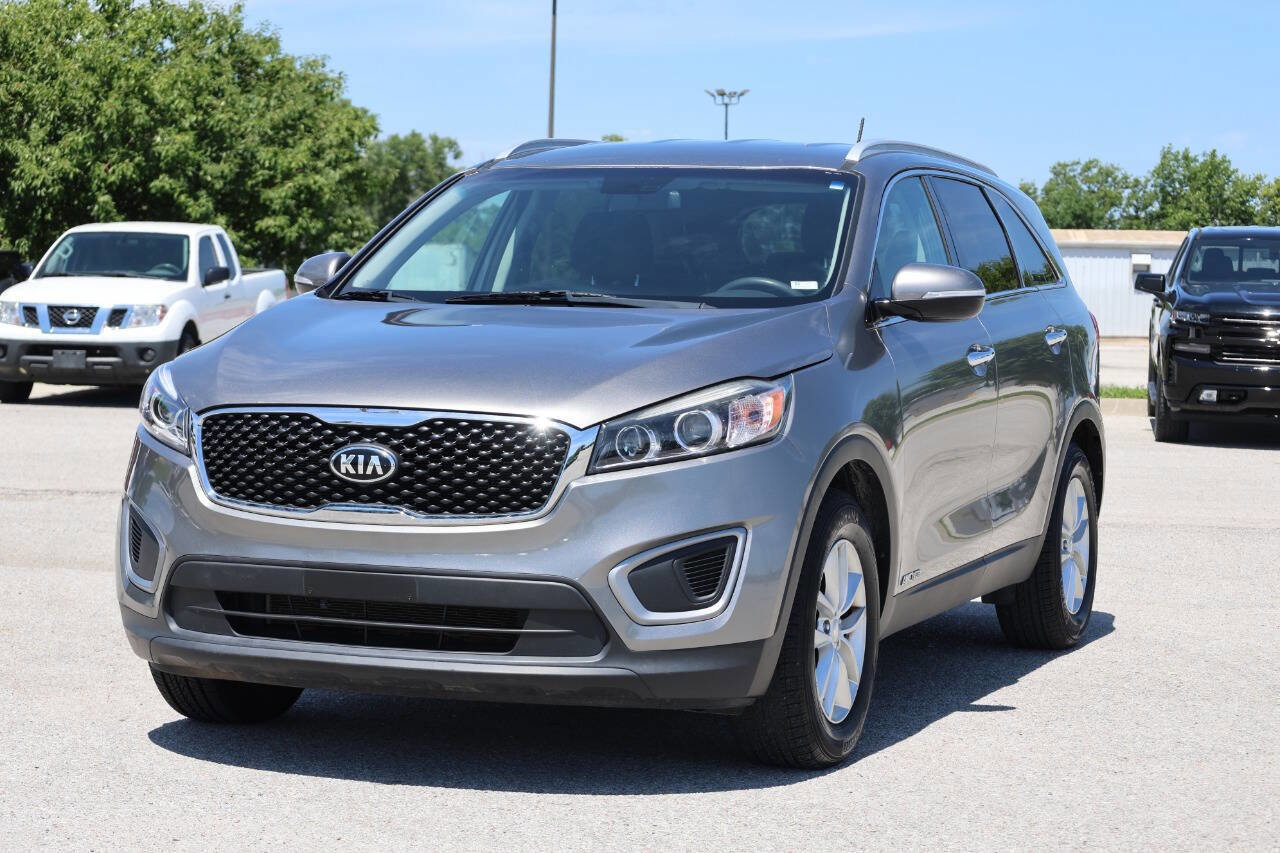 Used 2016 Kia Sorento LX image 6