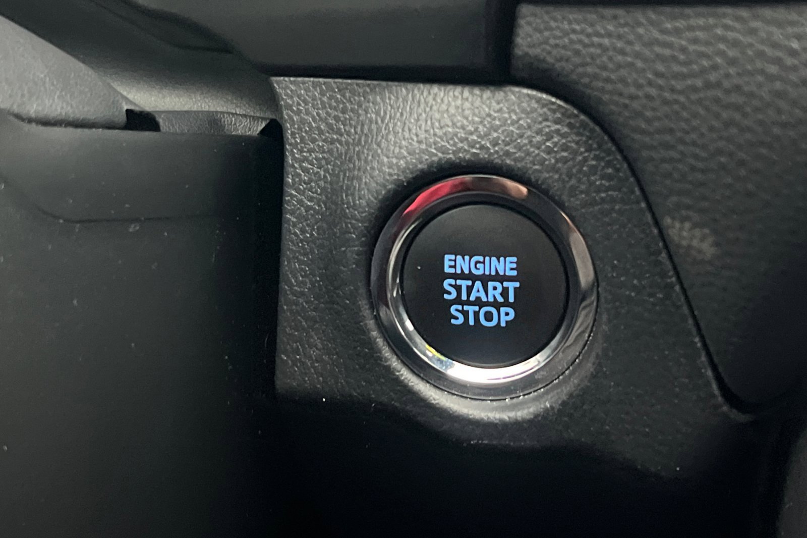 Certified 2022 Toyota RAV4 TRD Off-Road image 19