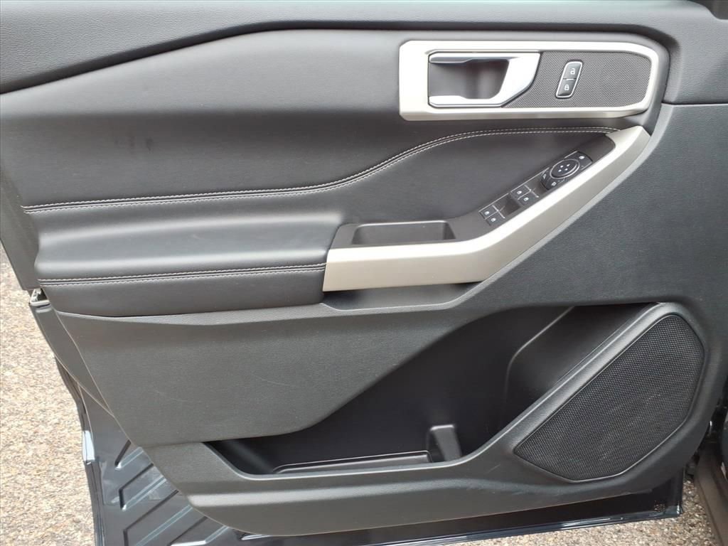 Certified 2023 Ford Explorer XLT image 17