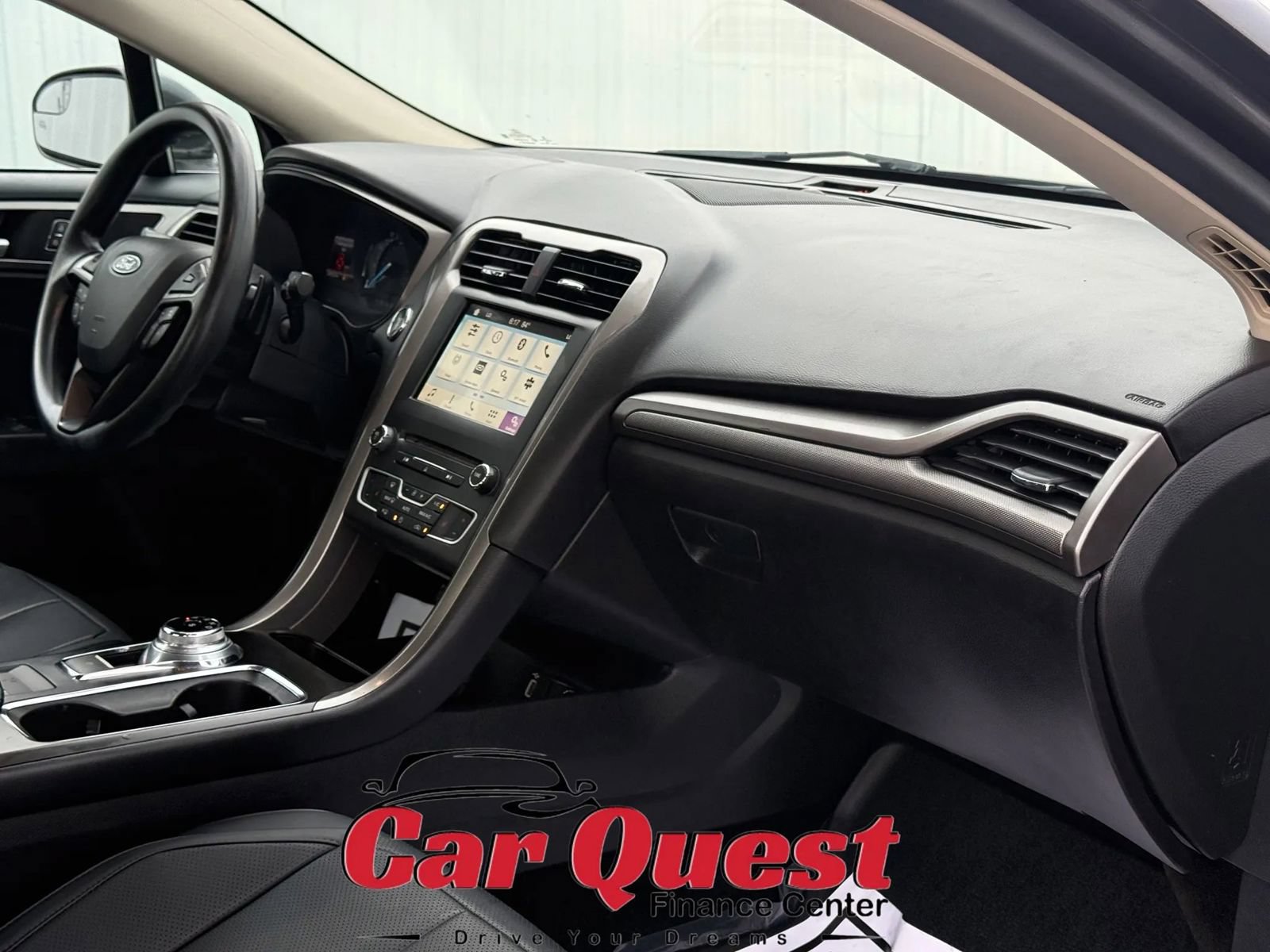 Used 2018 Ford Fusion SE w/ Fusion SE Technology Package FWD image 19