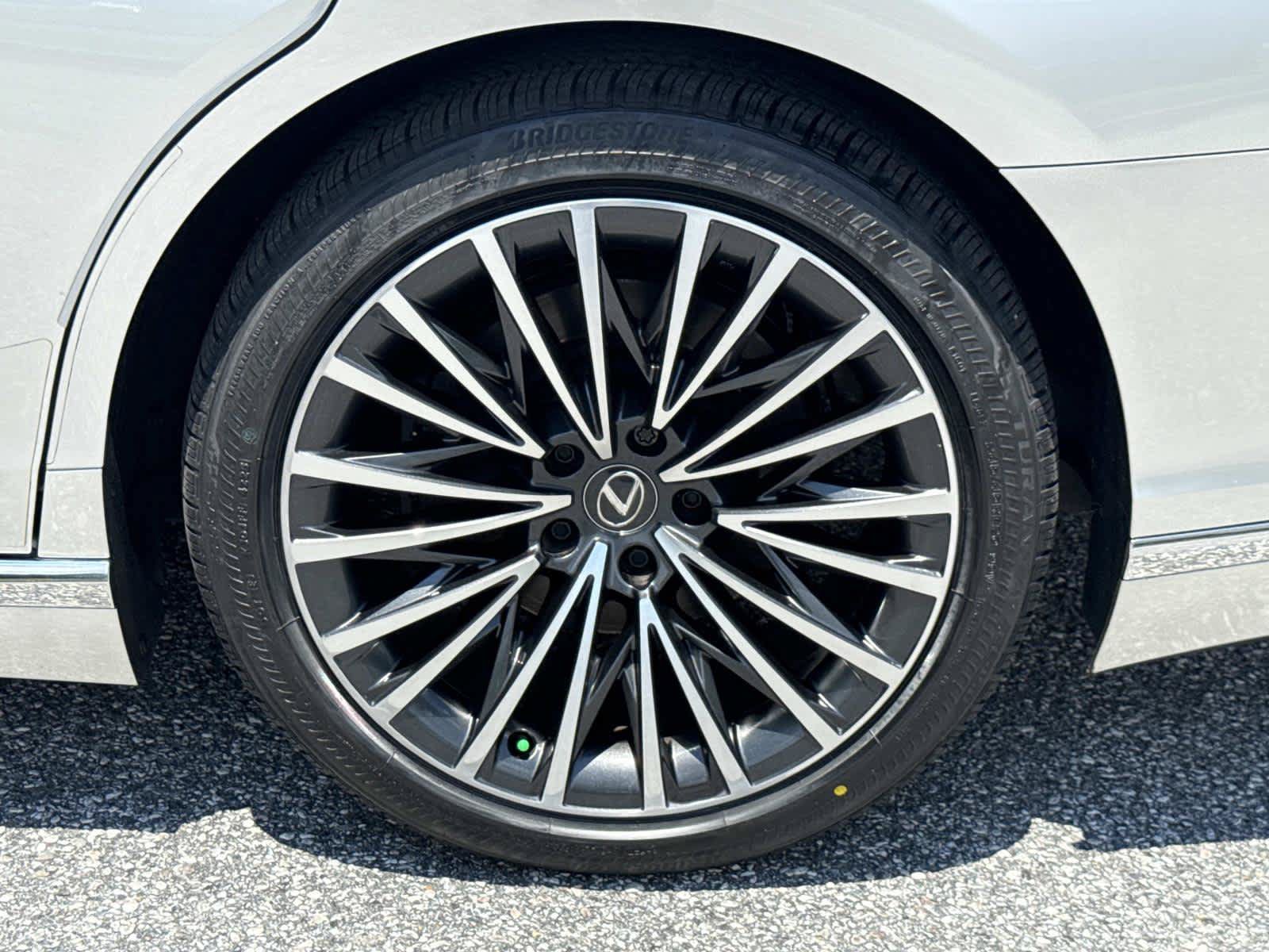 Used 2024 Lexus LS 500 AWD w/ Luxury Package image 12